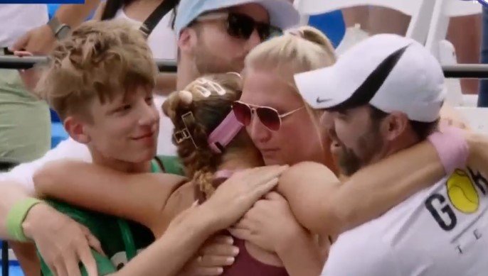 16-летняя Лютова обыграла Видманову (2-1) и взяла первый трофей WTA-250 в карьере (Мемфис) 16-летняя Лютова обыграла Видманову (2-1) и взяла первый трофей WTA-250 в карьере (Мемфис)