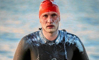 Поляк Бартоломей Кубковский с 5-й попытки переплыл Балтийское море: 160 км за 55 часов Поляк Бартоломей Кубковский с 5-й попытки переплыл Балтийское море: 160 км за 55 часов