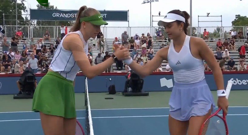 Корнеева в 2-х сетах обыграла Йович и вышла в 1/8 финала в Торонто (WTA-1000)