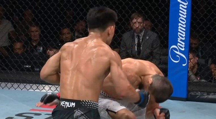 Умар Нурмагомедов сенсационно проиграл нокаутом Ядуну на UFC Fight Night 286