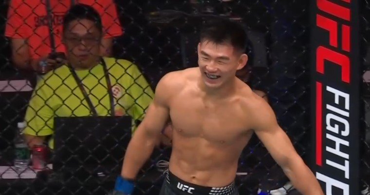 Умар Нурмагомедов сенсационно проиграл нокаутом Ядуну на UFC Fight Night 286