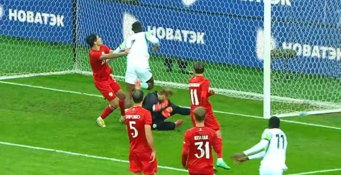 Россия на 94-й минуте упустила победу с Нигерией (3-3) в товарищеской игре (видео) Россия на 94-й минуте упустила победу с Нигерией (3-3) в товарищеской игре (видео)