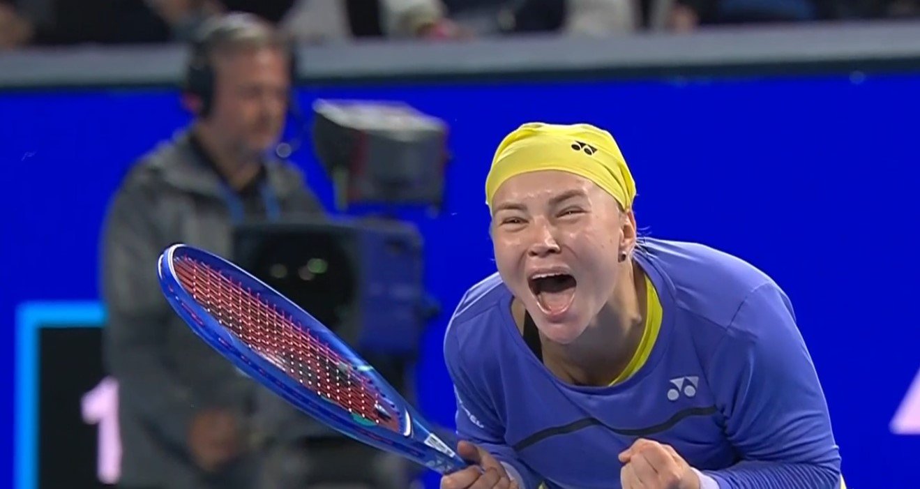 Шнайдер в 3-х сетах вырвала победу у Эалы и вышла в полуфинал в Токио (WTA-500)