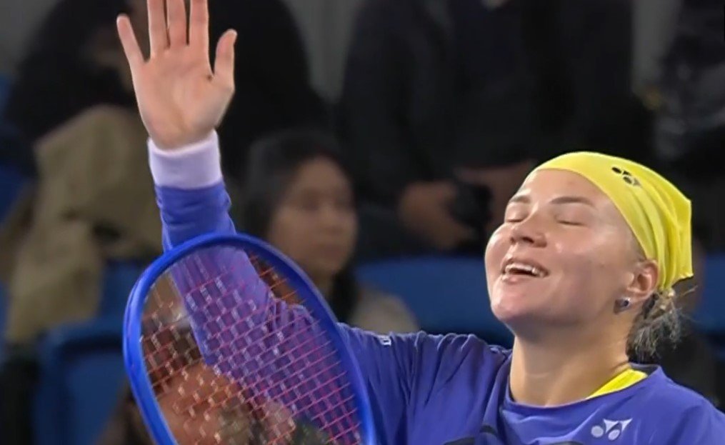 Шнайдер в 3-х сетах вырвала победу у Эалы и вышла в полуфинал в Токио (WTA-500)